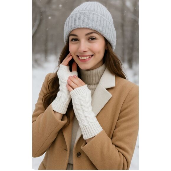 Women’s Cable Knit Fingerless Gloves White One Size - Picture 1 of 5